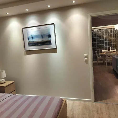 Achilles Apartment